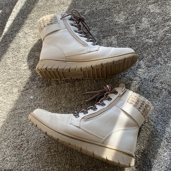 Cliffs Booties - Picture 3 of 10